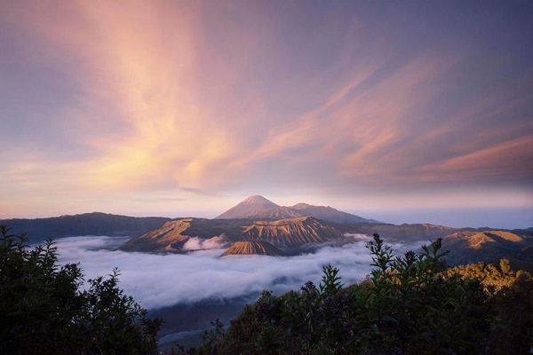 Sonnenaufgang über dem Mount Bromo, Java, indonesien